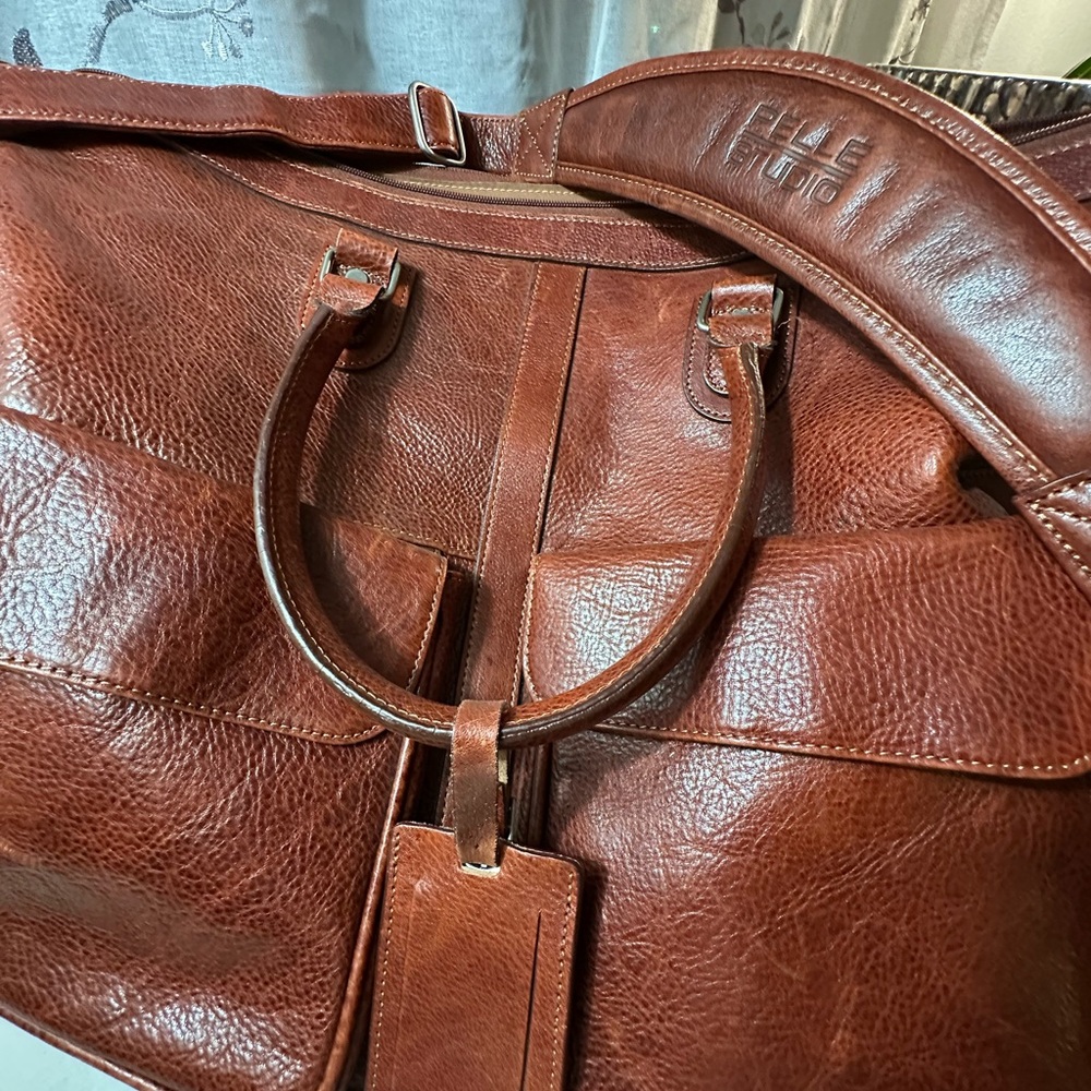 Wilson's Leather Pelle Sudios Extra Large Leather Shoulder Carry On Bag